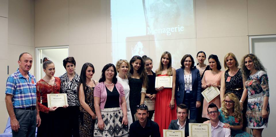 NXENESIT E SHKOLLES ARBEN BROCI NE AMBASADEN AMERIKANE